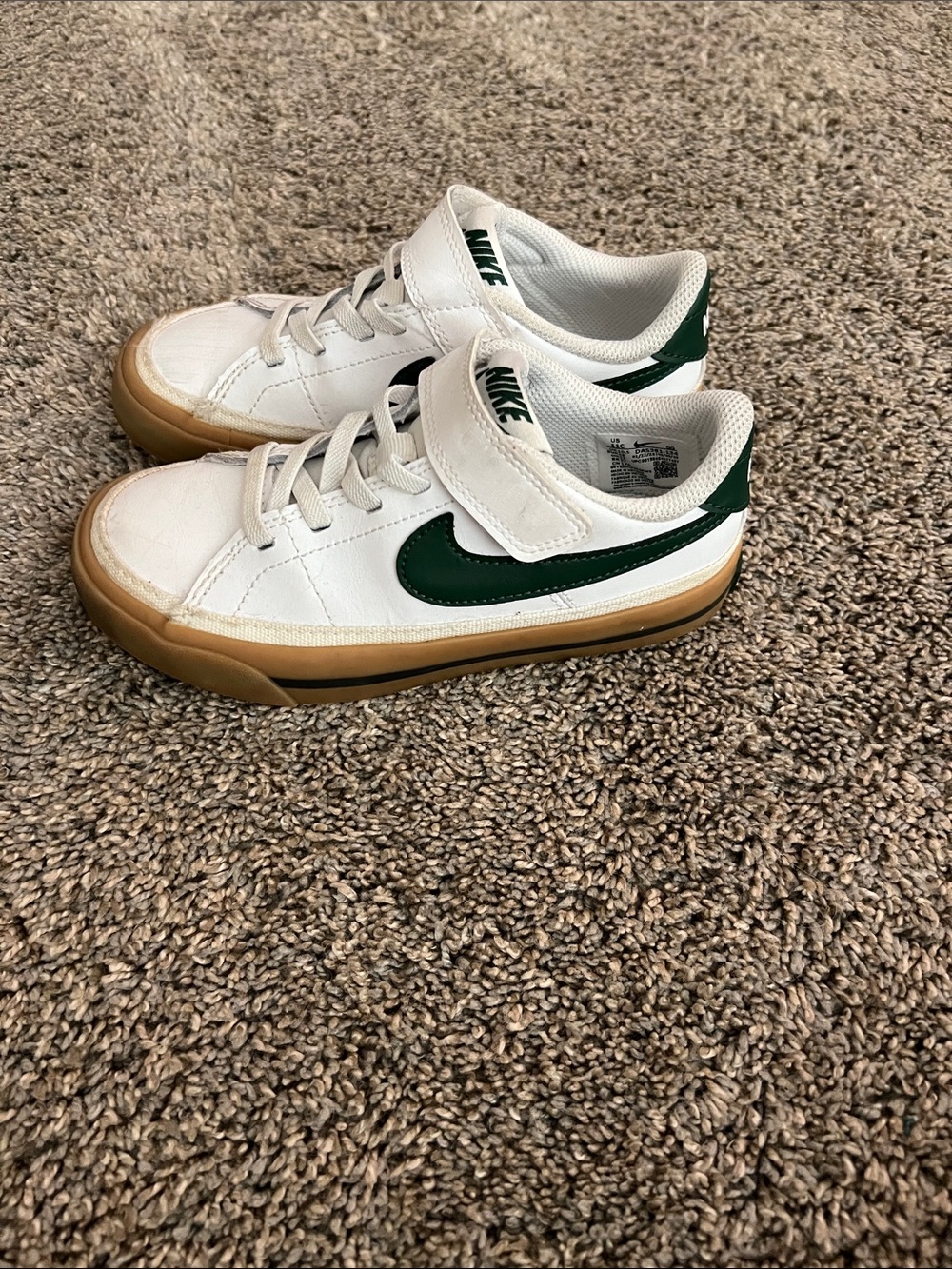 Nike Kids White & Dark Green Low-Top Sneakers with Gum Sole